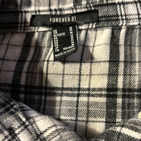 Forever 21 black and white plaid shacket plaid shirt size medium - Picture 3 of 3